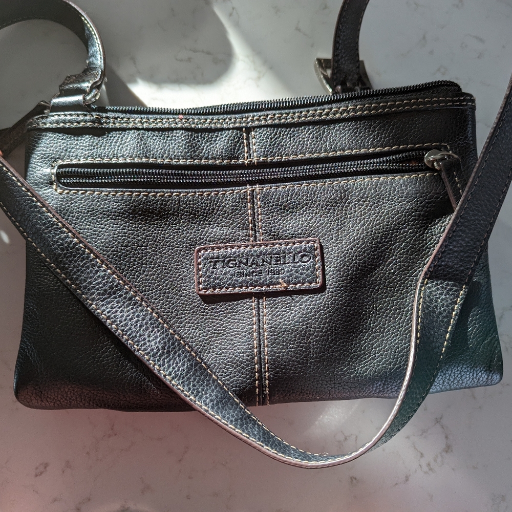 Tignanello Leather Crossbody Shoulder Purse 020812